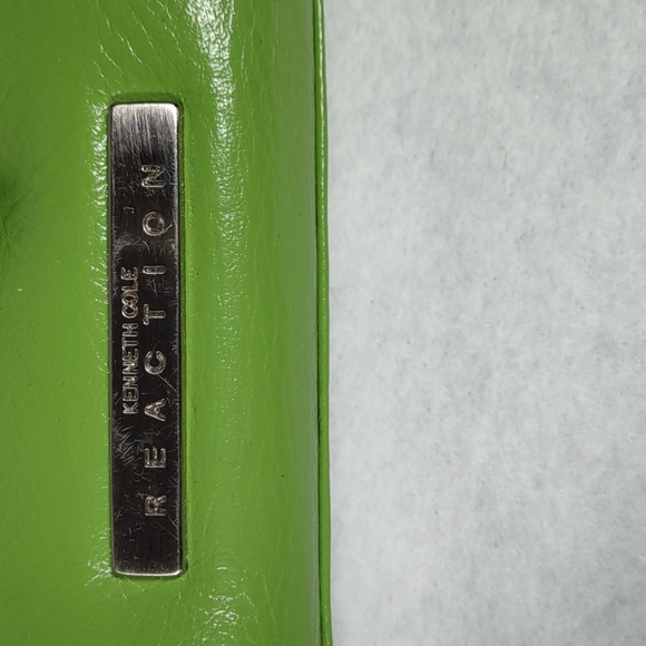 Kenneth Cole Reaction Leather Wallet - Picture 4 of 6